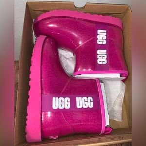 UGG Classic Clear Mini Waterproof Boots in Dragonfruit Sz. 8 Women’s